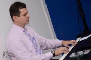 Piano bar